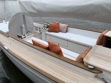essence 33 exterior 7c
